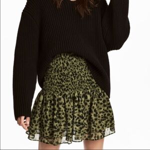 H&M Shirred Leopard Skirt SZ L
